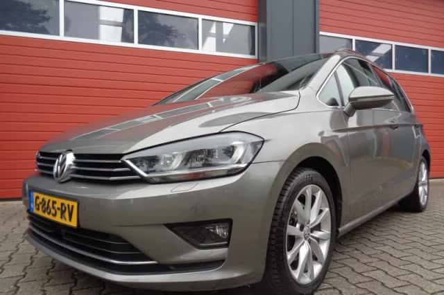 Volkswagen Golf Sportsvan (2015) thumbnail 4