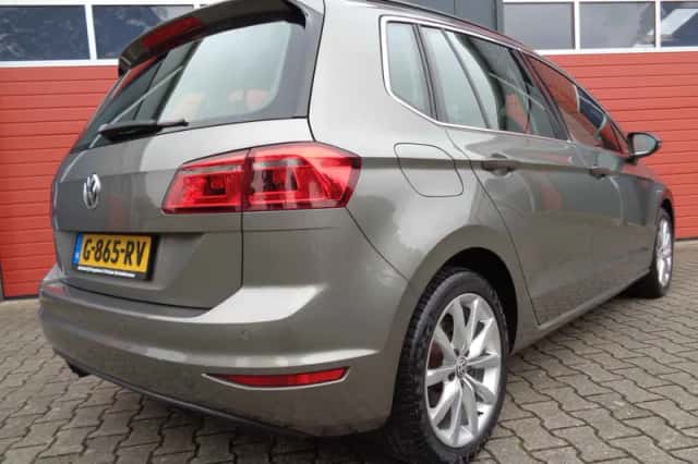 Volkswagen Golf Sportsvan (2015) thumbnail 5