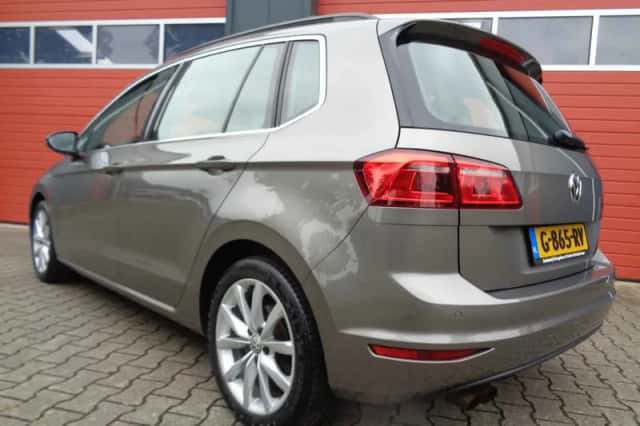 Volkswagen Golf Sportsvan (2015) thumbnail 6