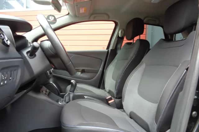 Renault Captur (2014) thumbnail 2