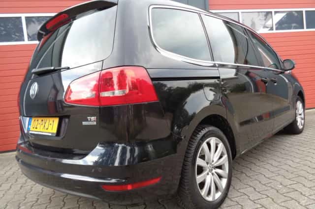 Volkswagen Sharan (2011) thumbnail 5