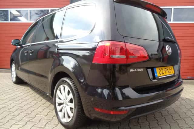Volkswagen Sharan (2011) thumbnail 6