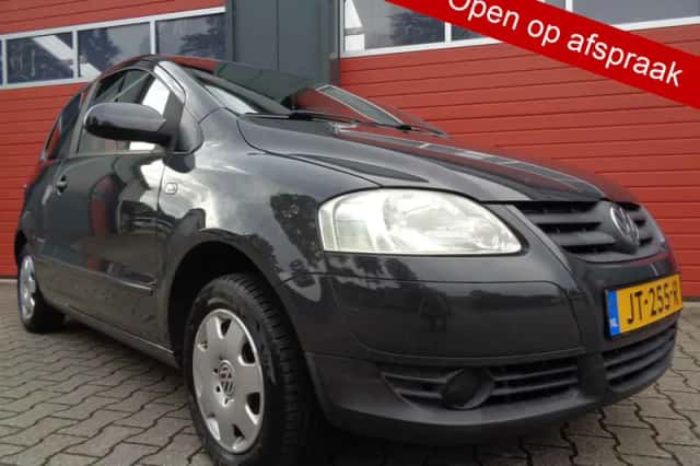 Volkswagen Fox (2010) thumbnail 1