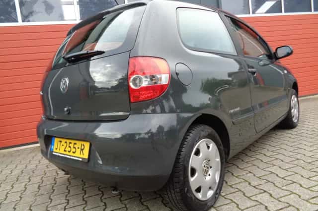 Volkswagen Fox (2010) thumbnail 5