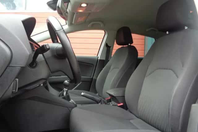 SEAT Leon (2016) thumbnail 3