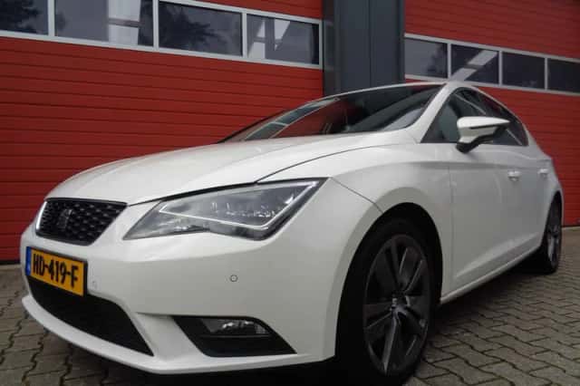 SEAT Leon (2016) thumbnail 5
