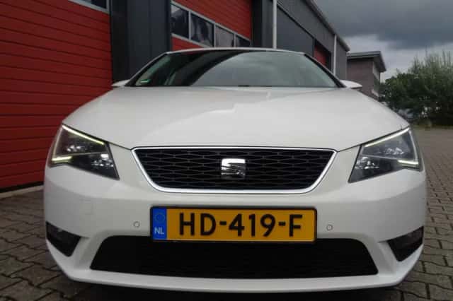 SEAT Leon (2016) thumbnail 6