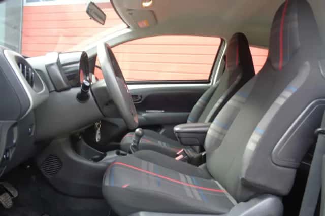 Peugeot 108 (2014) thumbnail 2