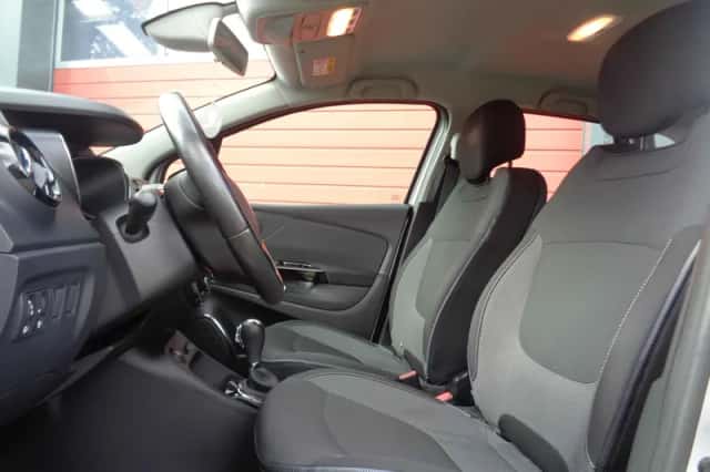 Renault Captur (2014) thumbnail 2