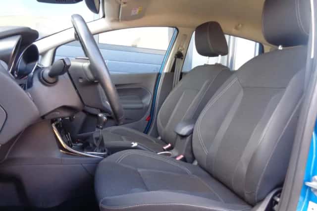 Ford Fiesta (2015) thumbnail 2