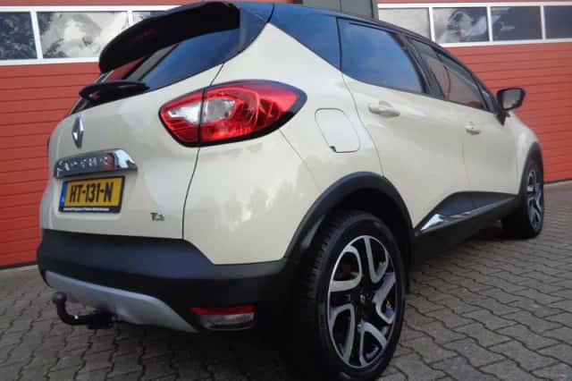 Renault Captur (2016) thumbnail 5