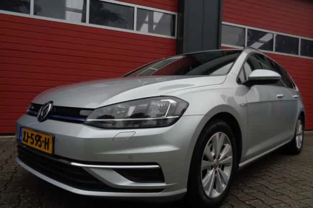 Volkswagen Golf (2018) thumbnail 4