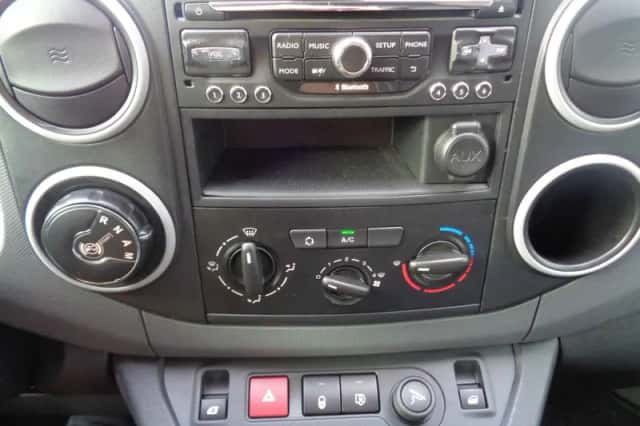 Peugeot Partner (2013) thumbnail 3