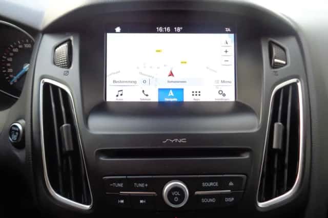 Ford Focus (2016) thumbnail 3
