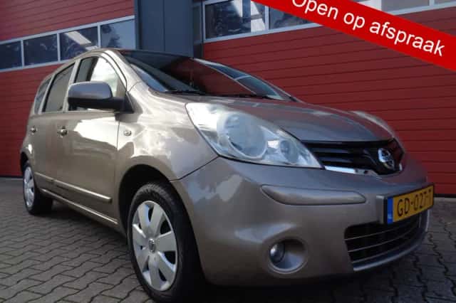 Nissan Note (2010) thumbnail 1