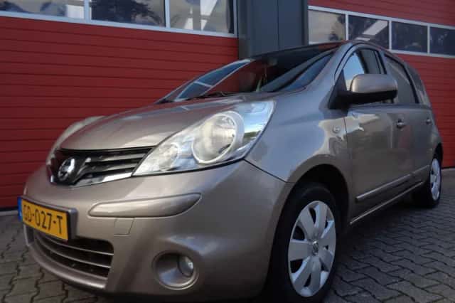 Nissan Note (2010) thumbnail 4