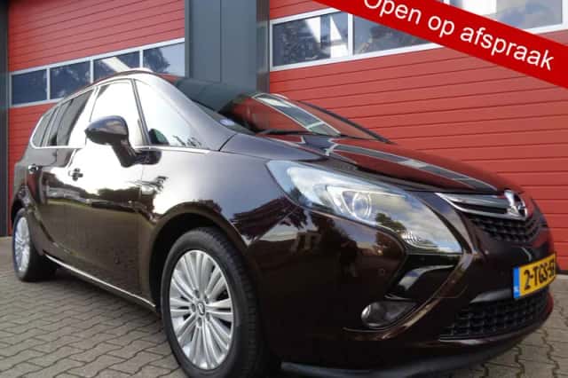 Opel Zafira (2014) thumbnail 1