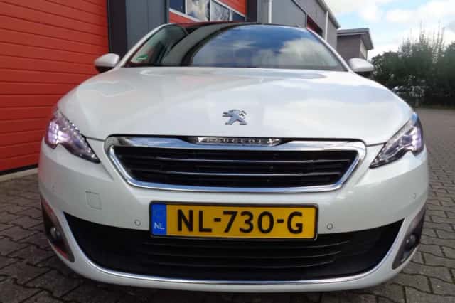 Peugeot 308 (2017) thumbnail 5