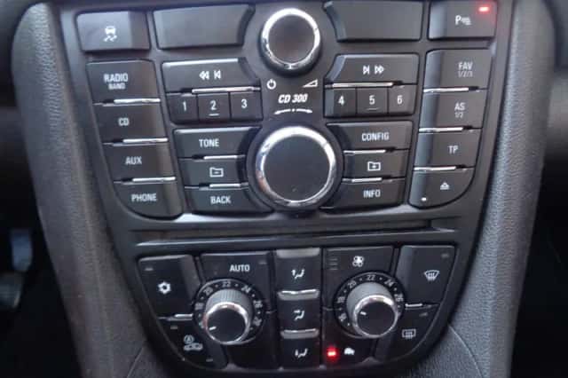 Opel Meriva (2010) thumbnail 3