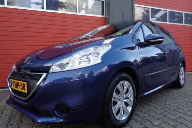 Peugeot 208 (2013) thumbnail 4