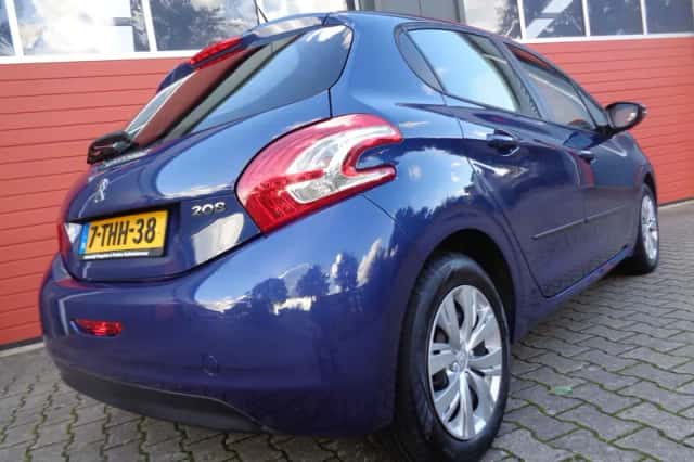 Peugeot 208 (2013) thumbnail 6