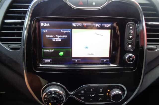 Renault Captur (2014) thumbnail 3