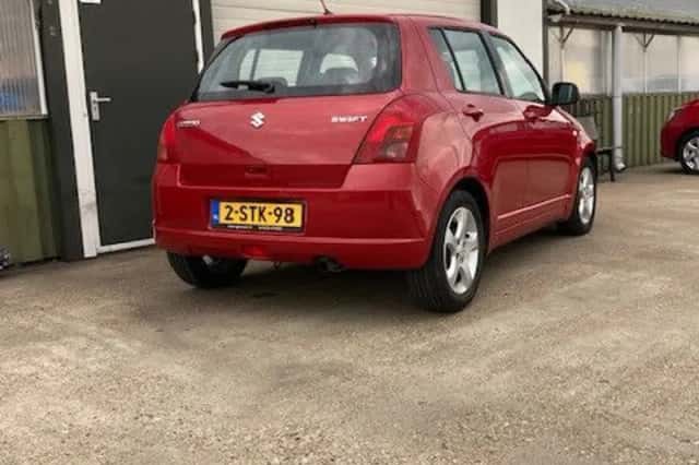 Suzuki Swift (2007) thumbnail 6
