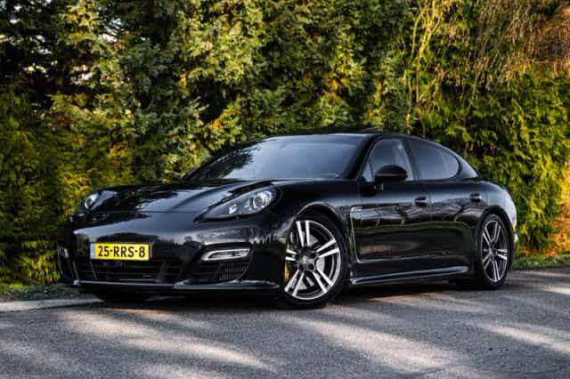 Porsche Panamera (2011) thumbnail 1