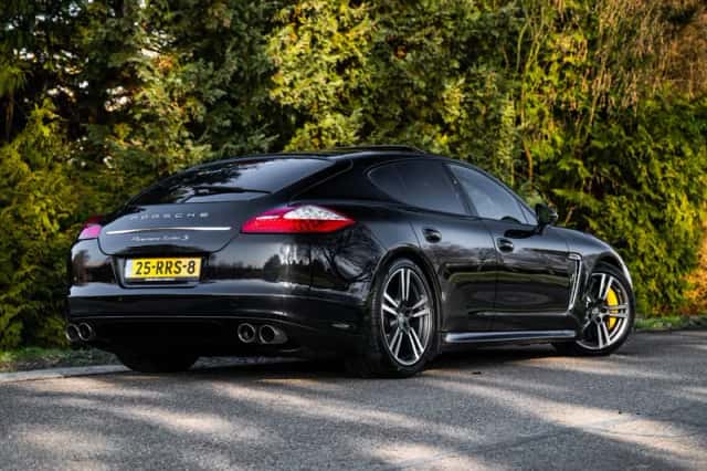 Porsche Panamera (2011) thumbnail 2