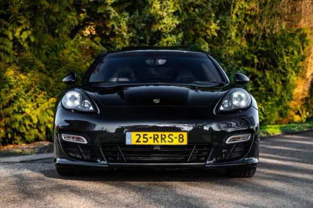 Porsche Panamera (2011) thumbnail 3