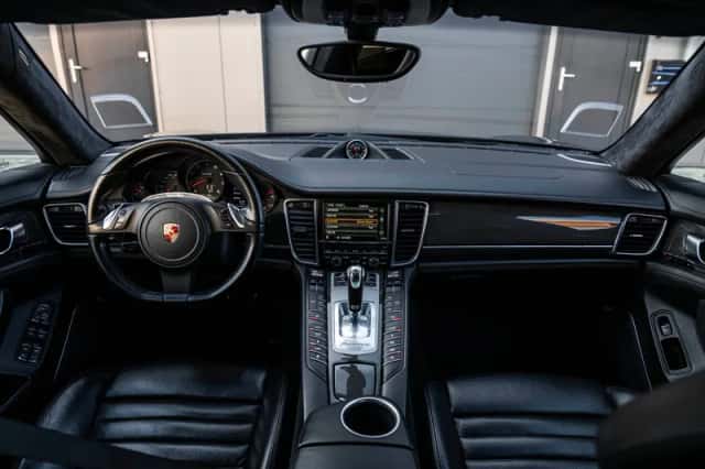 Porsche Panamera (2011) thumbnail 6