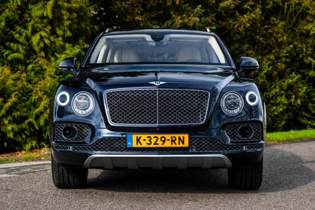 Bentley Bentayga (2016) thumbnail 3