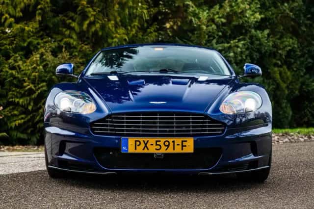 Aston Martin DBS (2010) thumbnail 3