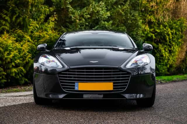 Aston Martin Rapide (2014) thumbnail 2