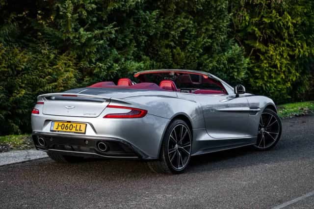 Aston Martin Vanquish (2013) thumbnail 2