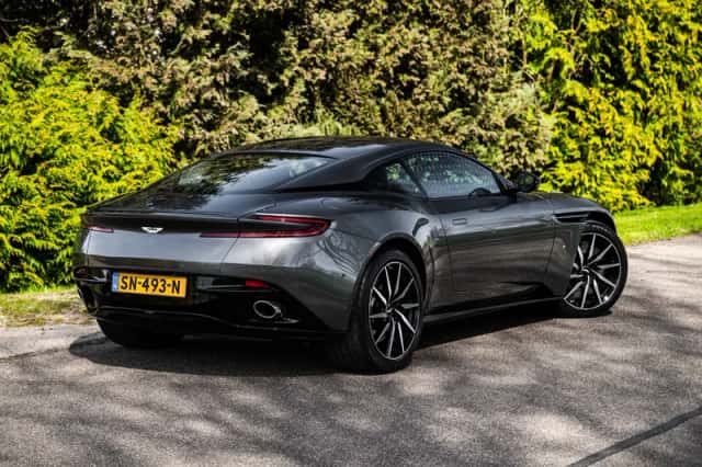 Aston Martin DB11 (2016) thumbnail 2