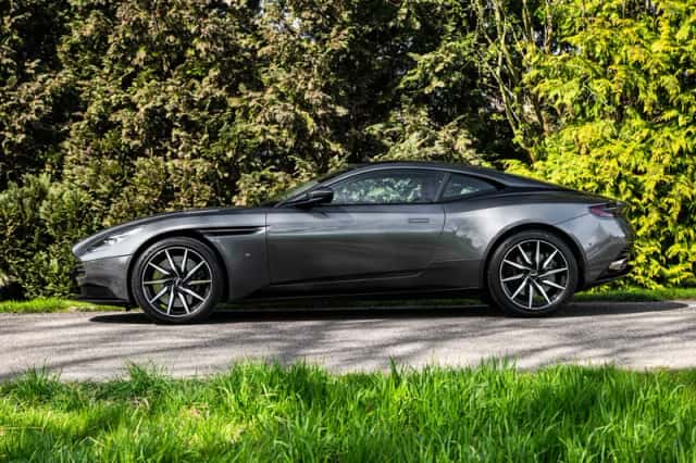 Aston Martin DB11 (2016) thumbnail 4