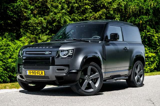 Land Rover Defender (2024) thumbnail 1