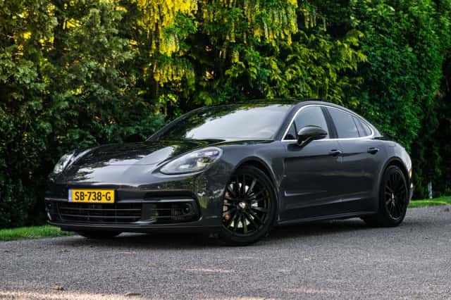 Porsche Panamera (2018) thumbnail 1