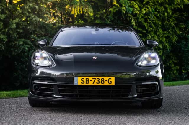 Porsche Panamera (2018) thumbnail 3