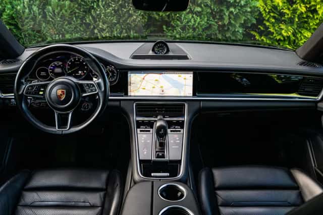 Porsche Panamera (2018) thumbnail 6
