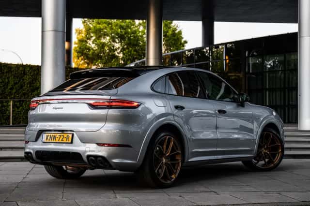 Porsche Cayenne Coupé (2020) thumbnail 2