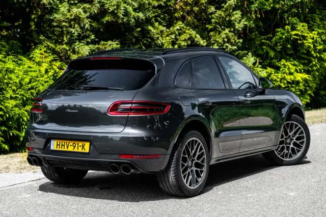 Porsche Macan (2016) thumbnail 2