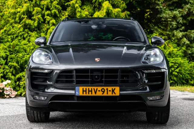 Porsche Macan (2016) thumbnail 3