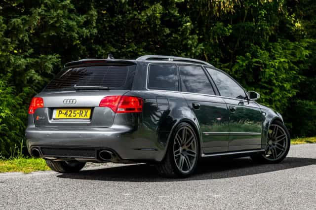 Audi RS 4 (2006) thumbnail 2