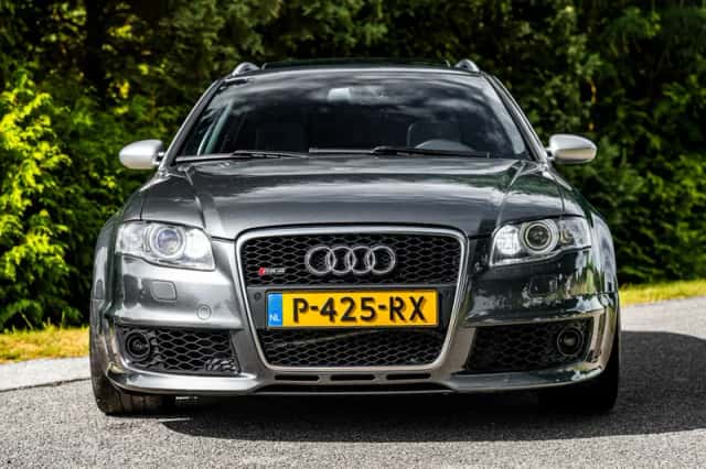 Audi RS 4 (2006) thumbnail 3