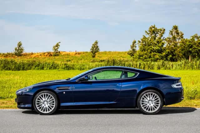 Aston Martin DB9 (2010) thumbnail 4