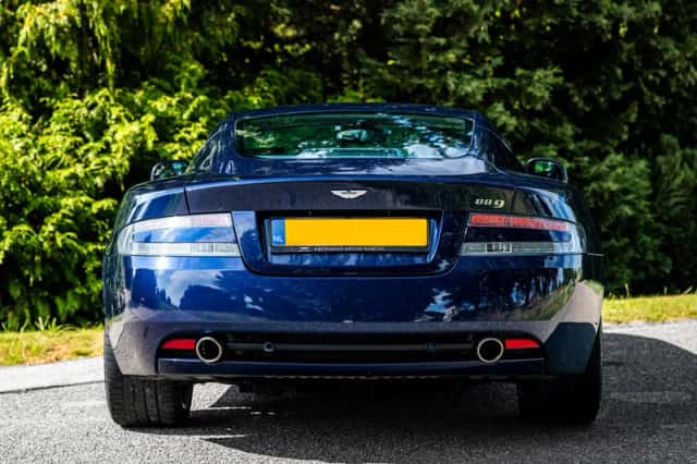 Aston Martin DB9 (2010) thumbnail 5