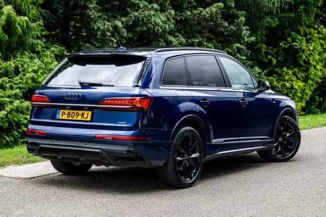 Audi Q7 (2021) thumbnail 2