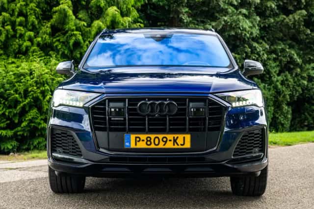Audi Q7 (2021) thumbnail 3